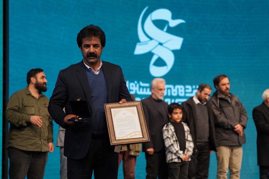 قاب قهرمان: تقدیر از قهرمان مستند تلک «علیرضا یوردخانی»